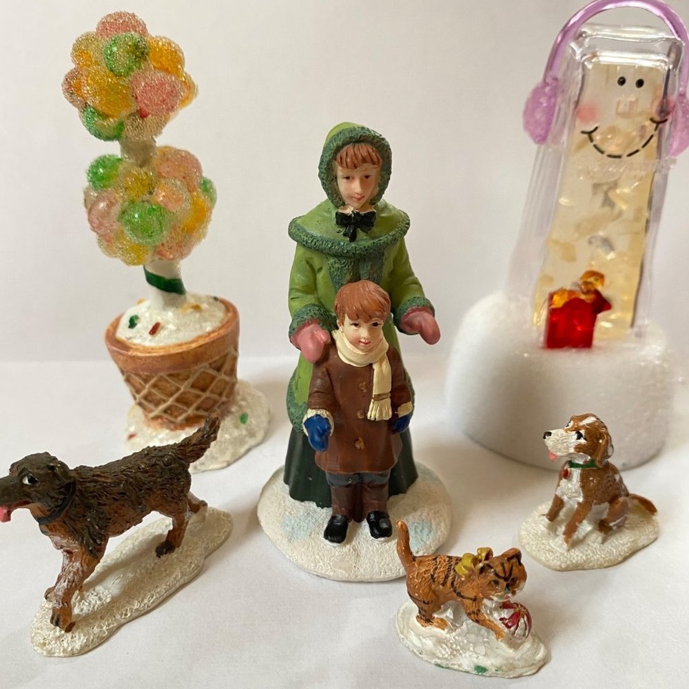 Christmas Village Figurines Victoria Style Carolers Dogs Cat Mini Figures Set - Picture 2 of 13